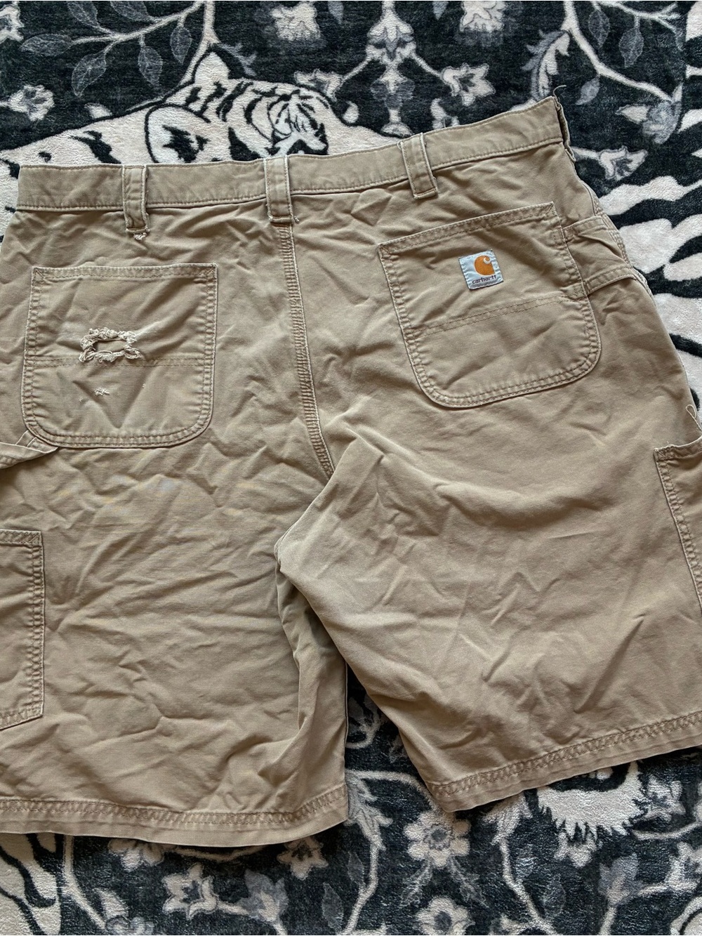 002 - CARHARTT MENS KHAKI TAN CARGO UTILITY ORIGINAL SHORTS